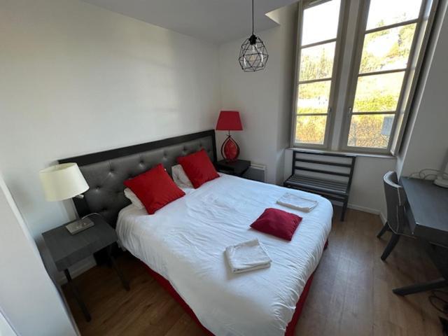 Cocon Au Calme Sur Vezere Apartamento Uzerche Exterior foto