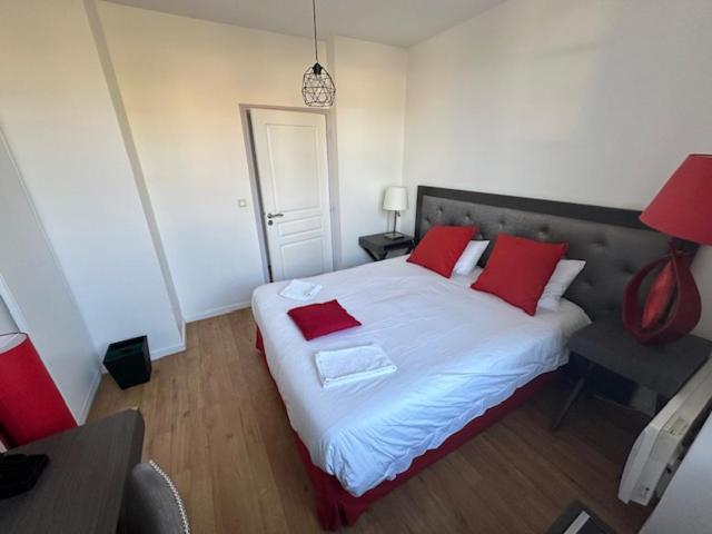 Cocon Au Calme Sur Vezere Apartamento Uzerche Exterior foto